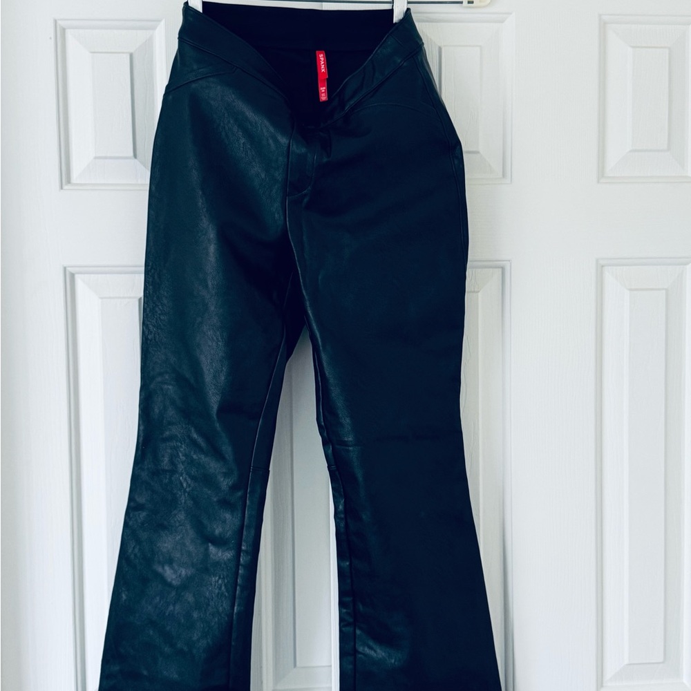 SPANX Classic Black Faux Leather Look  Women’s Pants Elastic Band Top Medium